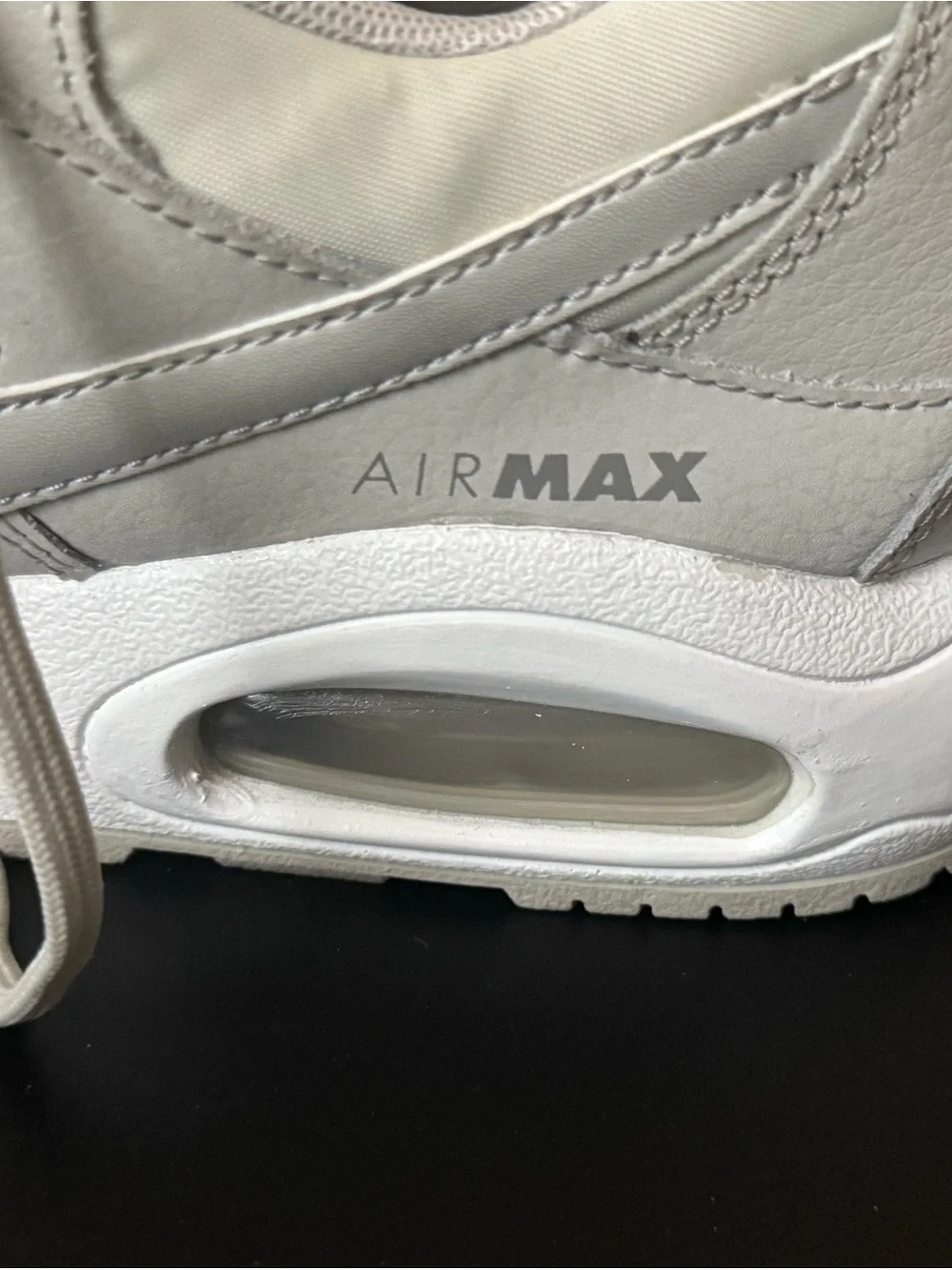 Nike  Air Max women size 8.5 Sneakers  sport shoes in Beige